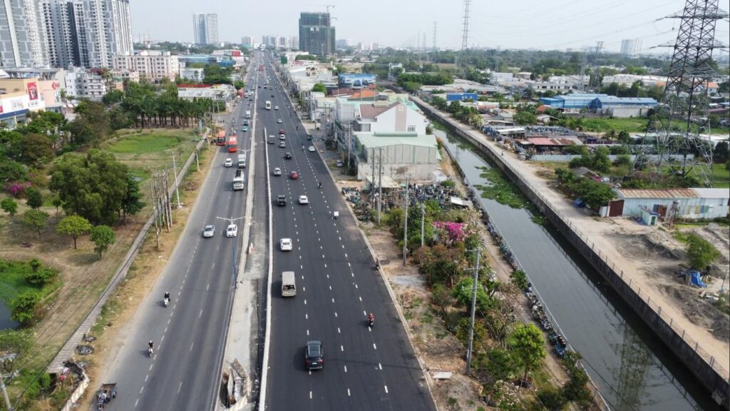 Quốc lộ 13 giúp cư dân dự án kết nối nhanh chóng tới các khu vực